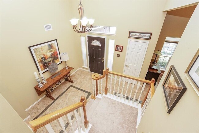 Building Photo - 210 Rolling Plains Dr