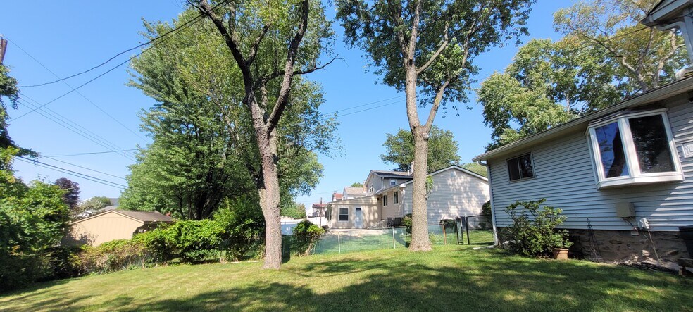 Nice Open Yard - 270 Riverview Rd