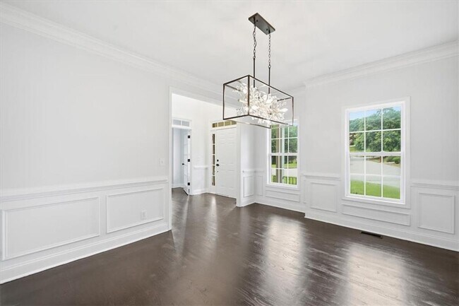 Building Photo - 2000 Millstone Dr SW