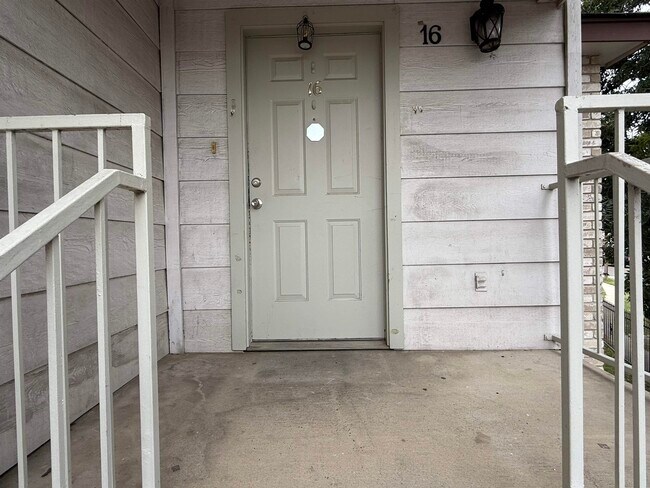 Building Photo - 1206 International Blvd