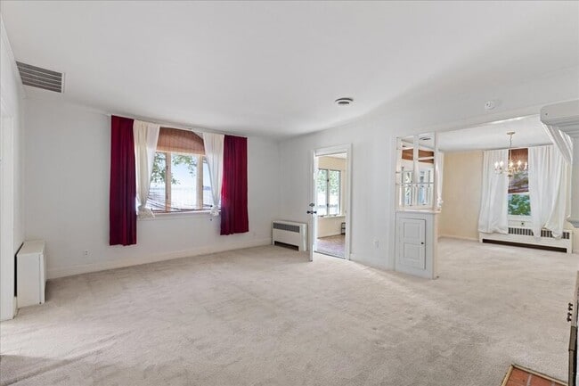 Building Photo - 309 S River Walk