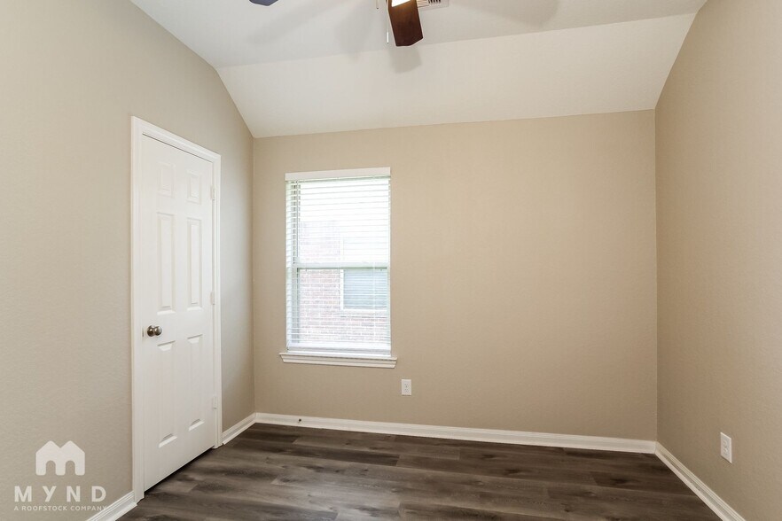 Building Photo - 21915 Colter Stone Dr
