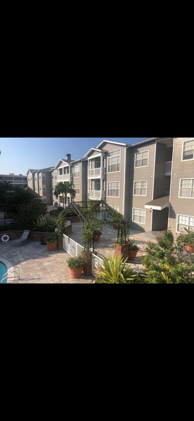 Building Photo - 800 S Dakota Ave