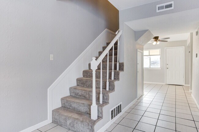 Building Photo - 1622 Claudia Dr