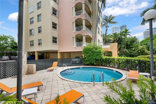 Building Photo - 1824 Brickell Ave