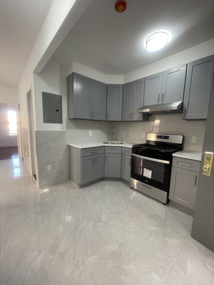 Kitchen - 8008 16th Ave