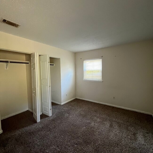 Building Photo - 2006 Columbus Cir