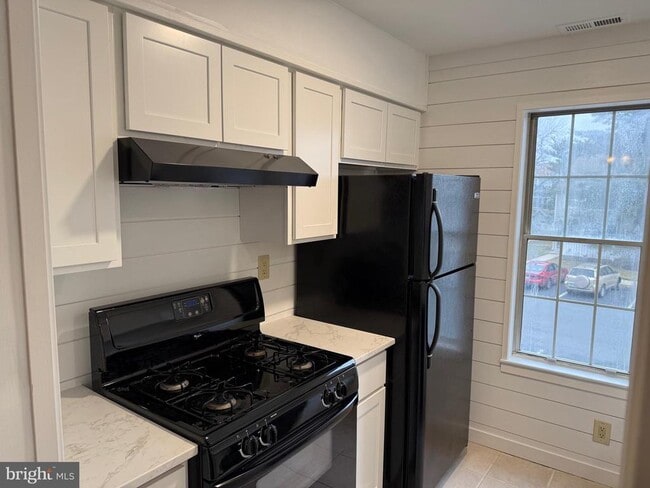 Building Photo - 1108 Aberdeen Ln