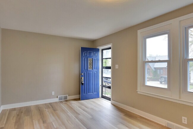 Primary Photo - 830 S 50th St