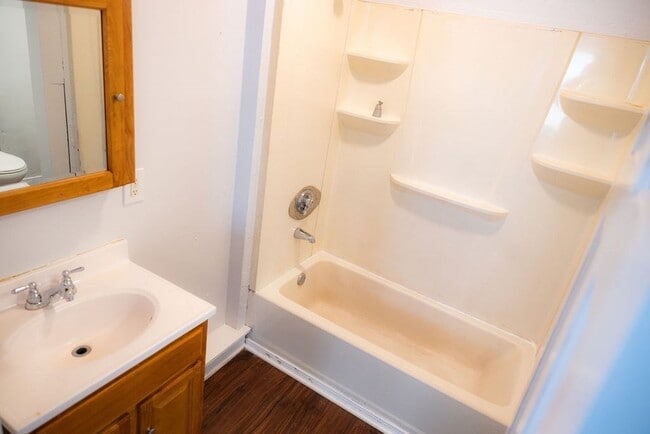 Building Photo - 27 Columbia St