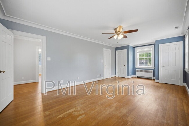 Building Photo - 400 Kemp Ln