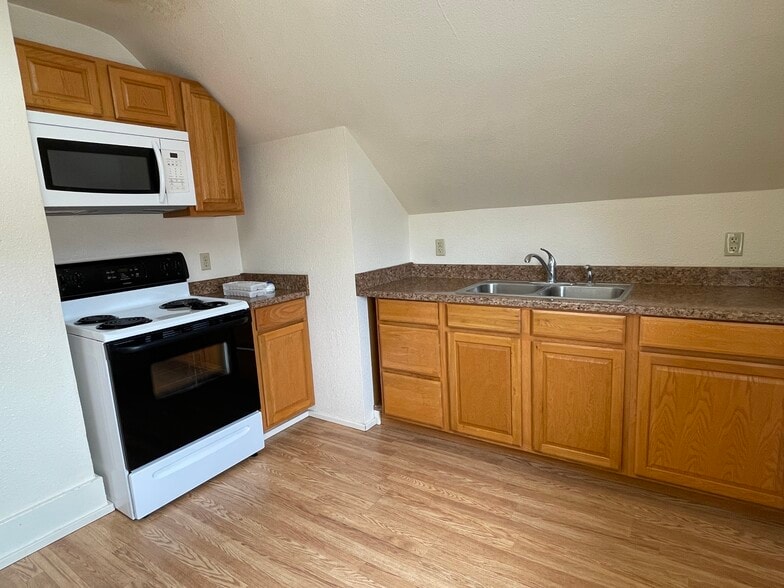 Building Photo - 412 S Mission St