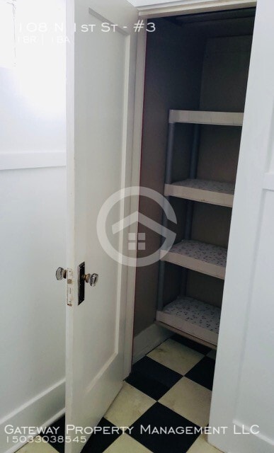 Building Photo - 108 N 1st St