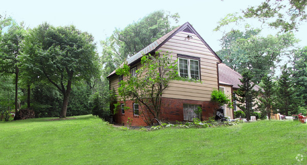 Building Photo - 2601 Cool Spring Rd