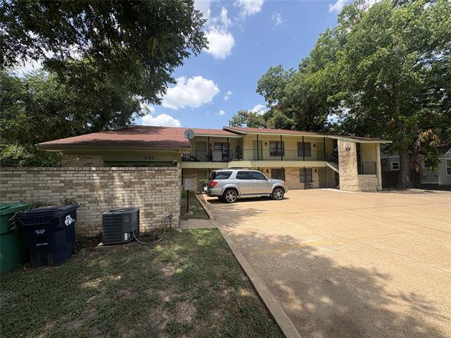 Building Photo - 904 N Austin St