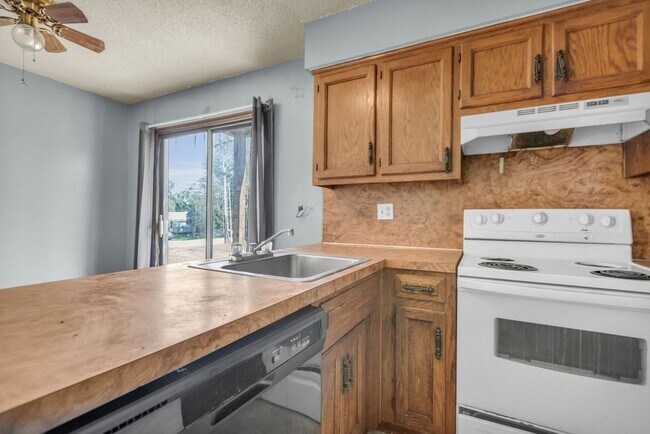 Building Photo - 8626 Lane Ave