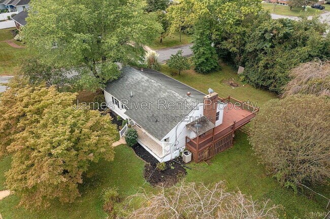 Building Photo - 633 Sandusky Dr