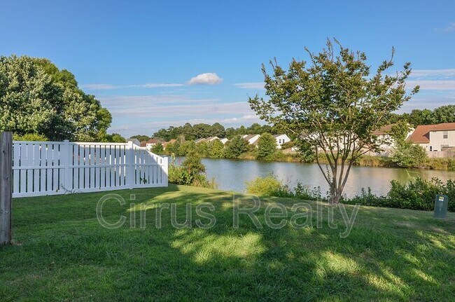 Building Photo - 381 Westview Dr