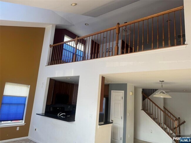 Building Photo - 125 Riverwalk Way