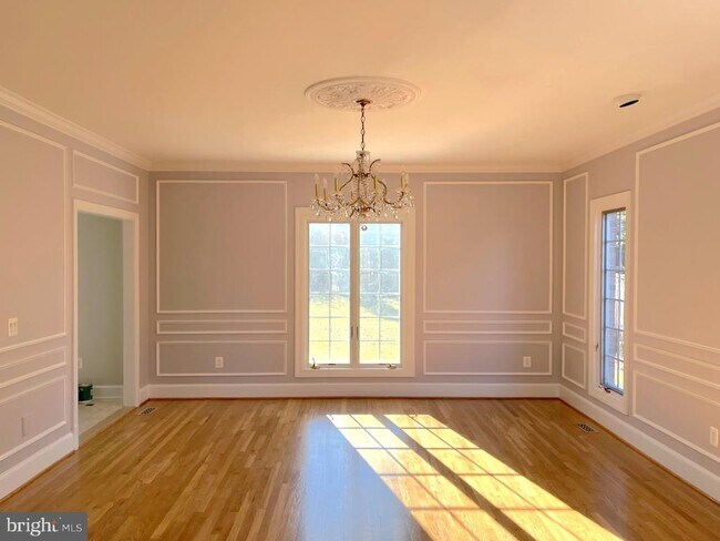 Building Photo - 9809 Hall Rd