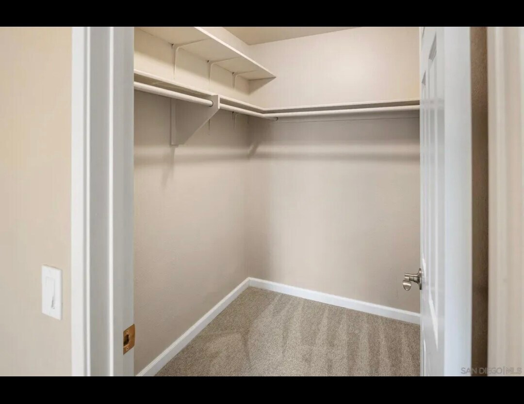 Building Photo - 580 Camino De La Reina
