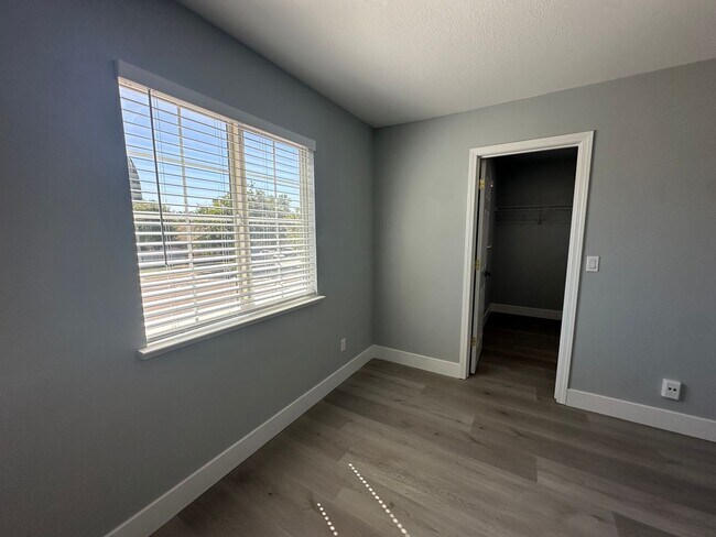 Building Photo - 1435 Lever Blvd