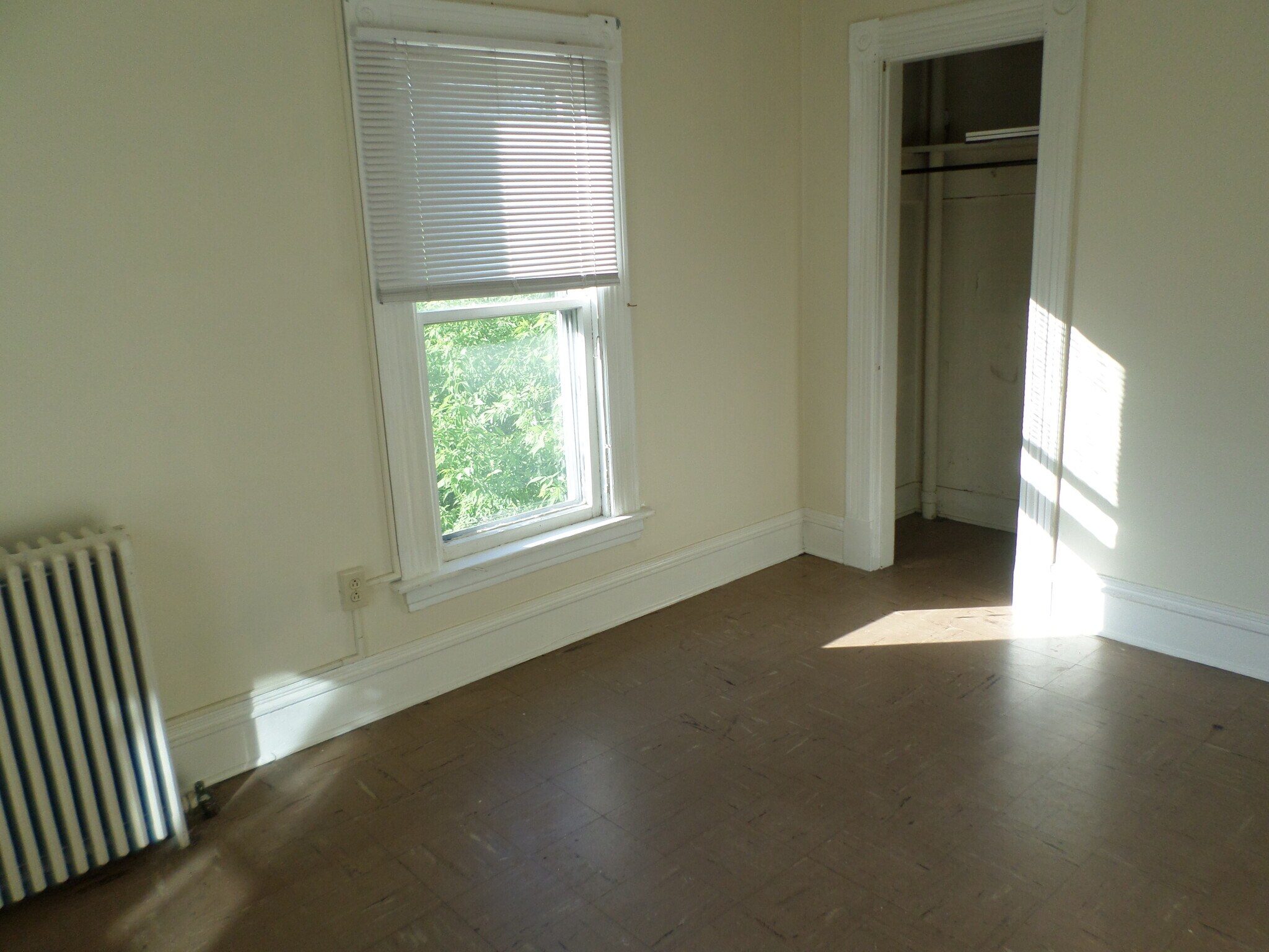 Building Photo - 128 Colchester Ave