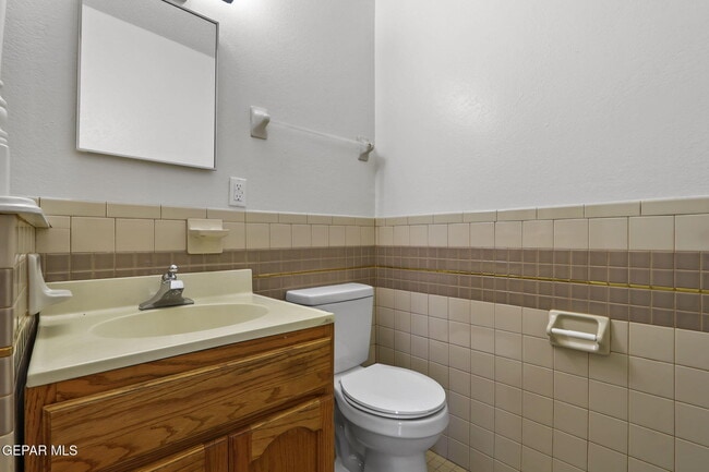 Building Photo - 5440 Viceroy Dr