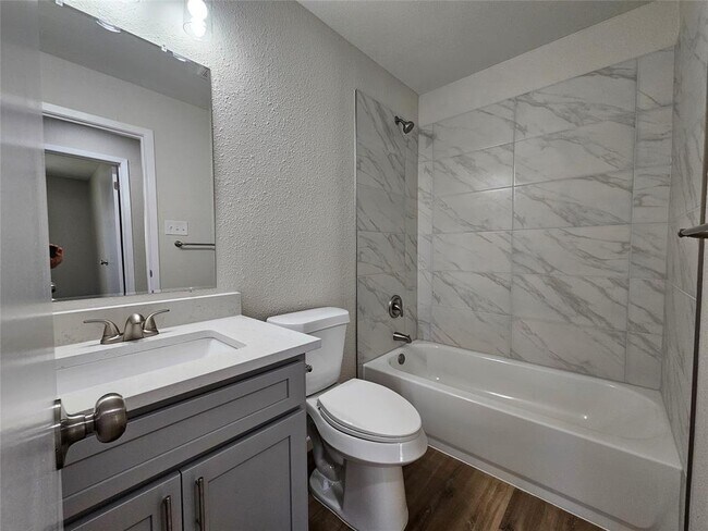 Building Photo - 1416 Hyridge Cir