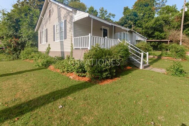 Building Photo - 1703 Pine St