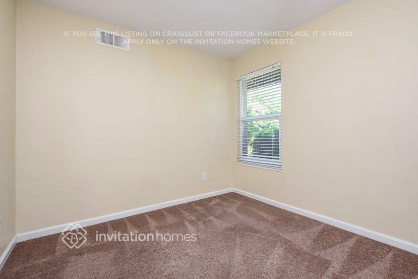 Building Photo - 165 N Catamaran Cir