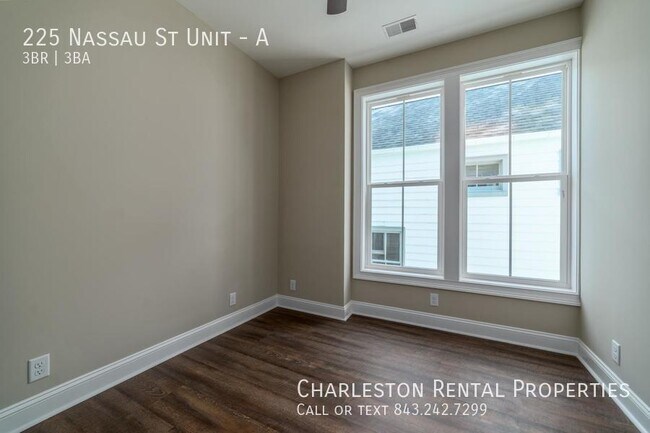 Building Photo - 225 Nassau St