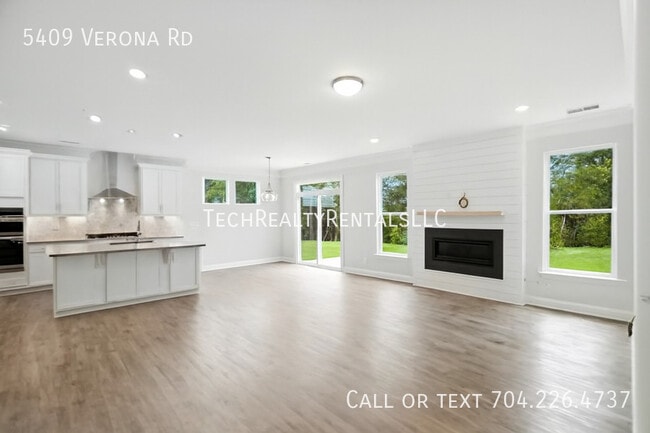 Building Photo - 5409 Verona Rd