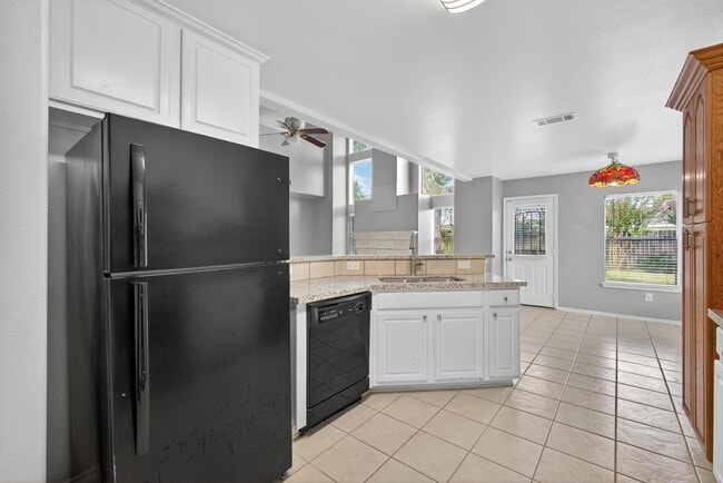 Building Photo - 2202 Laurel Branch Way