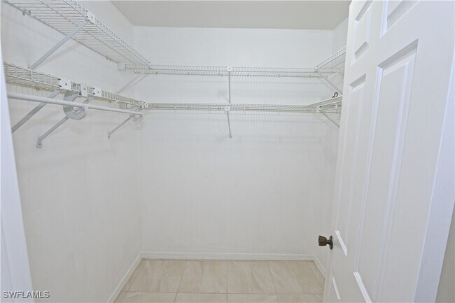 Building Photo - 5461 Boxwood Way