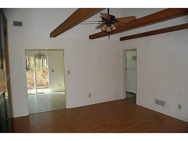 Building Photo - 771 Farm Creek Rd NE