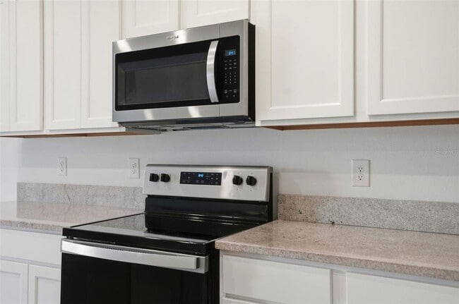 Building Photo - 5323 Dragonfly Dr