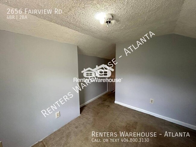 Building Photo - 2656 Fairview Rd