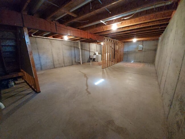 Building Photo - Great Single Family Home in North Hudson
