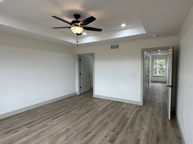 Building Photo - BRAND NEW 4 BED 3 BATH in WAYNESVILLE