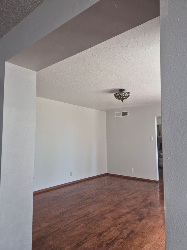 Building Photo - 5832 Avenida La Barranca NW