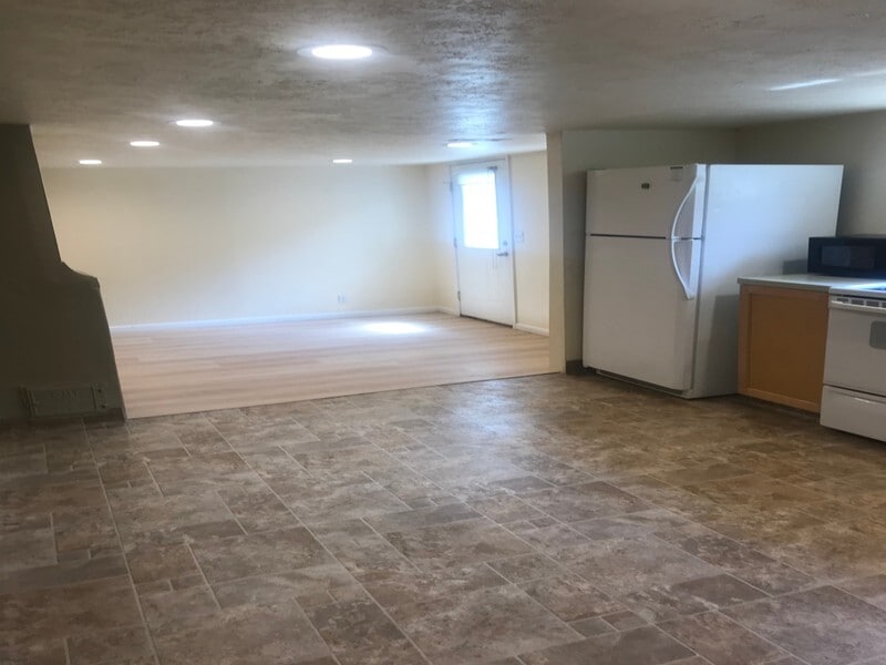 Building Photo - 1004 S 1500 E