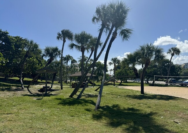 Building Photo - 4501 S Ocean Blvd