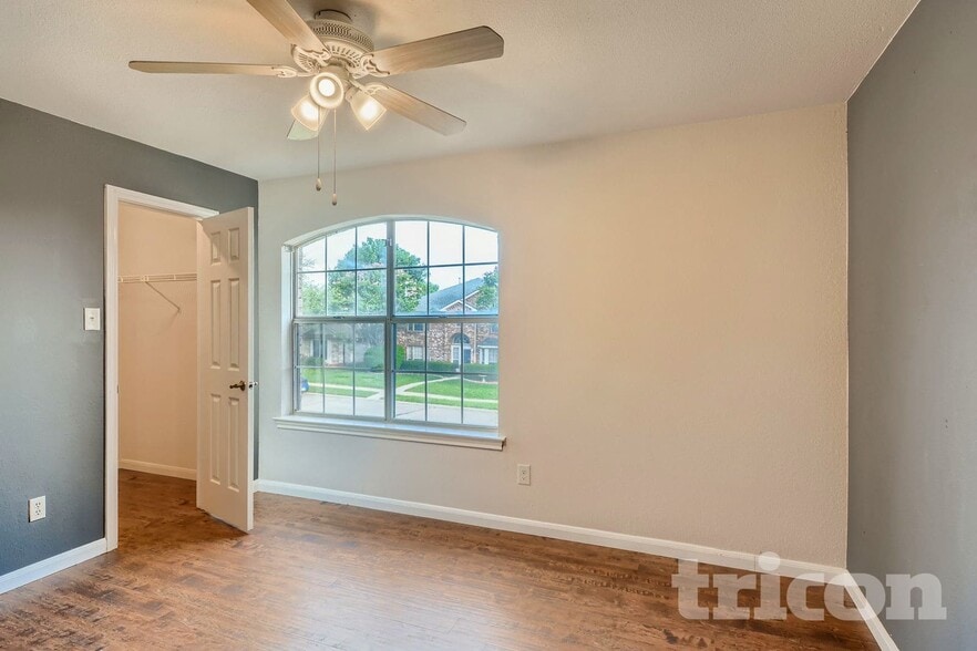 Building Photo - 3416 Tulip Ln