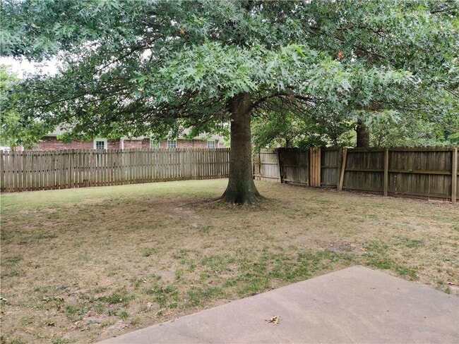 Building Photo - 2863 Kasey Ave