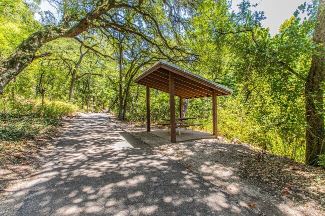 Building Photo - 4 BEDROOM, 3 BATH, BELTON ISD