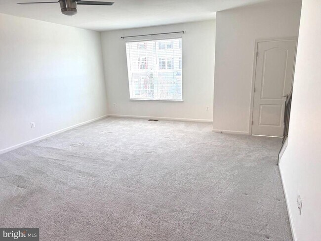 Building Photo - 9610 Eaves Dr