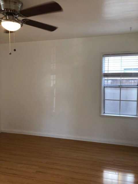 Building Photo - 410 S Sierra Madre Blvd