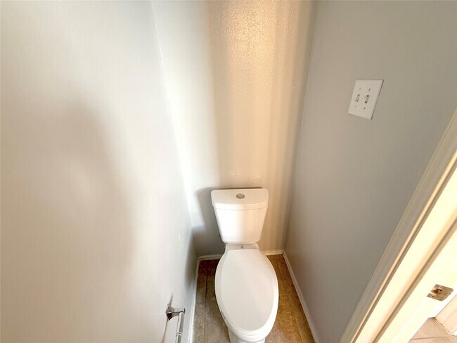 Building Photo - 2414 Alcove Foster Ct