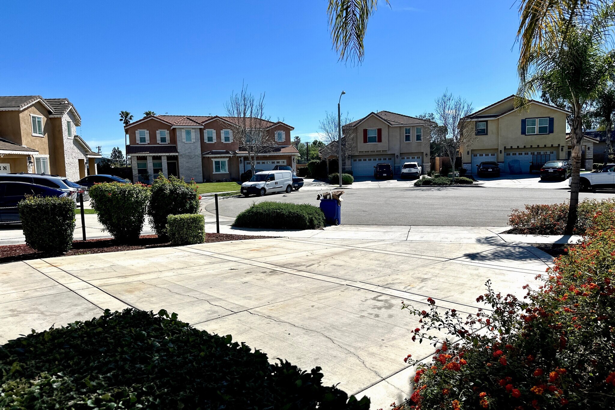 cul-de-sac street - 16628 Atlas Ln